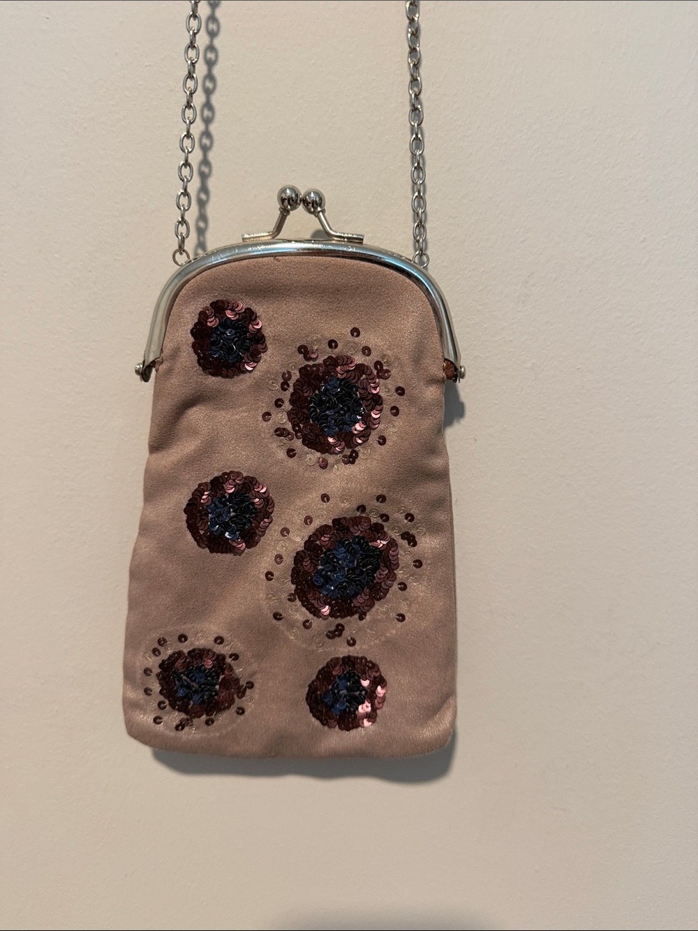 Urban Outfitters Sequined Floral Crossbody Phone Bag - beighy Pink